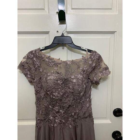 La Femme Size 4 Floral Embroidery Mother of the Bride Gown Mauve Style 29235 - Picture 9 of 11
